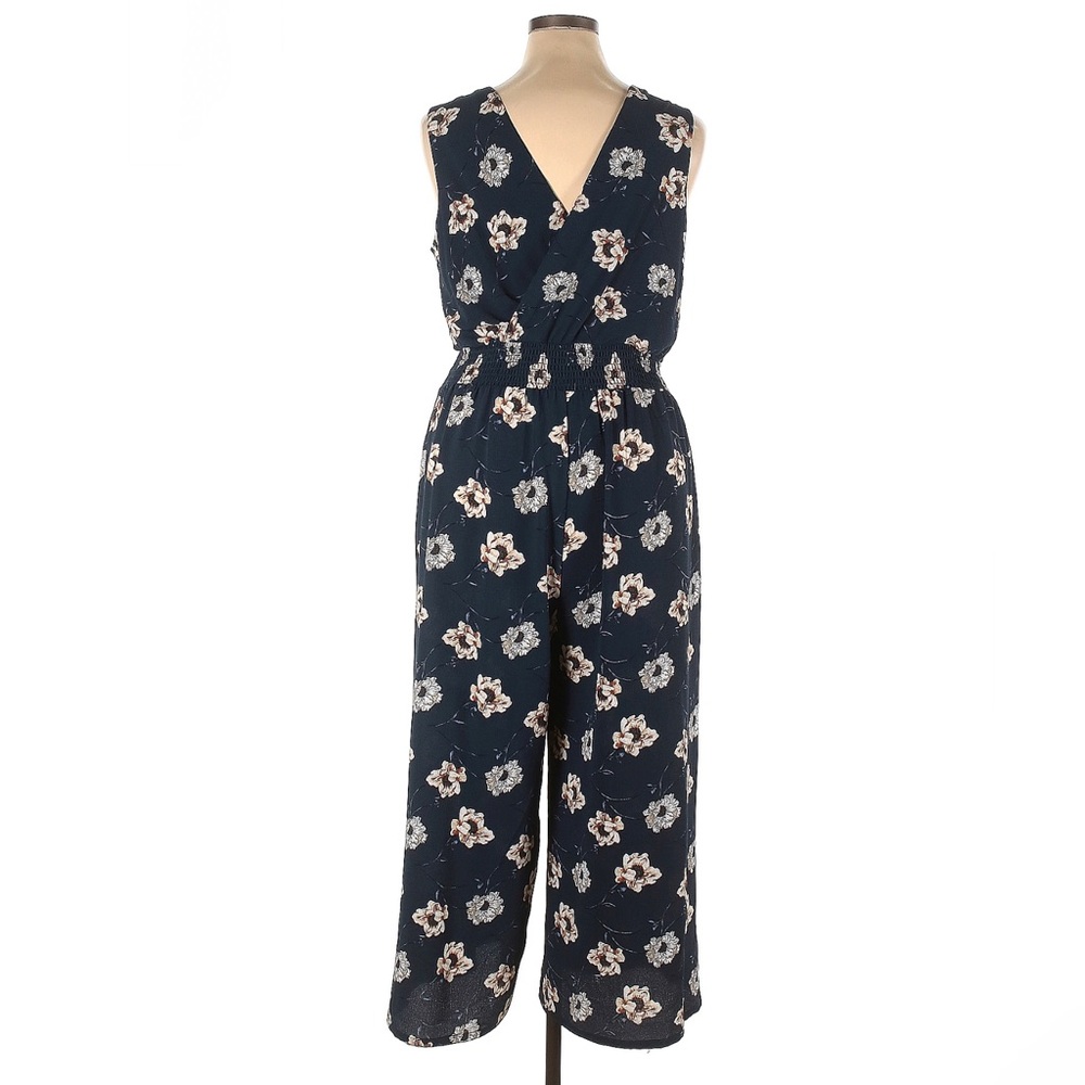 Apt. 9  Romper Size XL - Picture 2 of 8